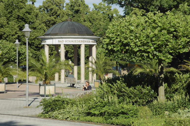 Kurzentrum Bad Schmiedeberg: Pavillon auf dem Kurplatz