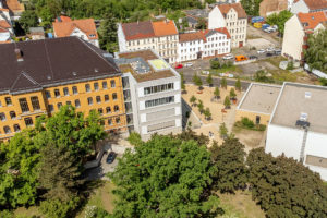 Schrägluftbild Schulhof mit Schulgebäude Goethegymnasium
