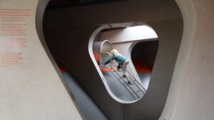 Detail Spielelemente innen, Rutsche Detail Spielelemente innen, Rutsche